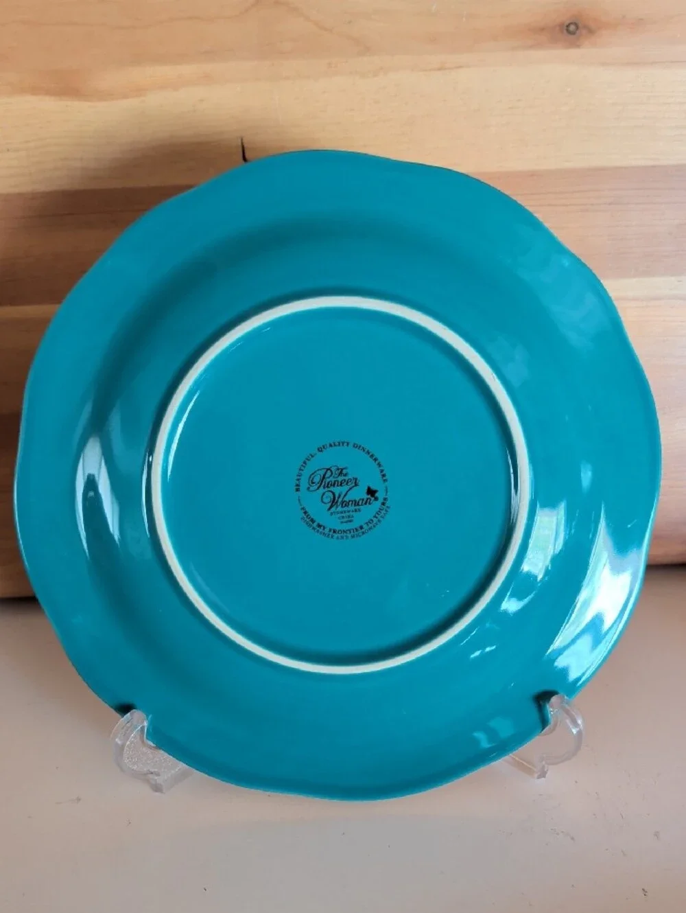 2 The Pioneer Woman, Turquoise Floral Ceramic Dinner & Salad Plates.🌟